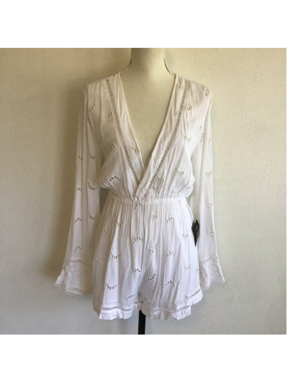 Lulus Women's Elegant Bright White Long Sleeve Eyelet Romper Size XS